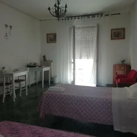 Host Vendégház Seravezza