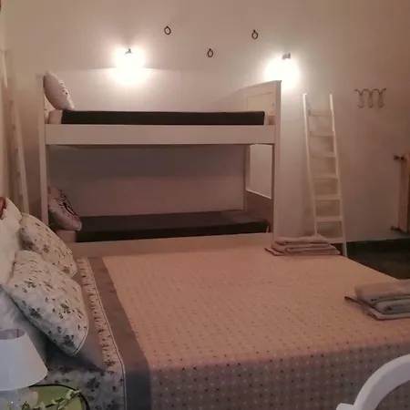 Vendégház Host *